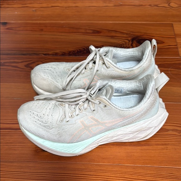 ASICS Novablast 4 - Picture 4 of 6